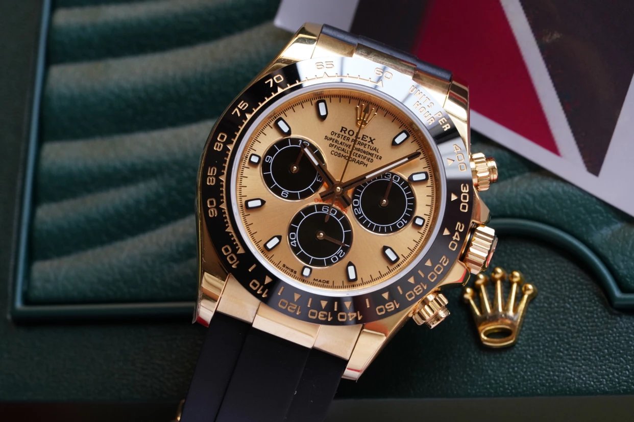 EW Rolex Daytona Series M116518ln-0048, Shawn Yue's style, 18K gold, rubber strap, men's mechanical watch, top-grade ice blue luminous finish.