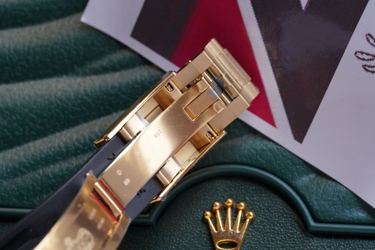 EW Rolex Daytona Series M116518ln-0048, Shawn Yue's style, 18K gold, rubber strap, men's mechanical watch, top-grade ice blue luminous finish.