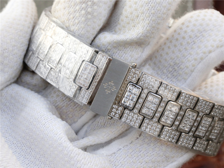 Patek Philippe 5719/1G-001 Nautilus Sport Series Men's Mechanical Watch with Full Diamond and Square Diamond Design