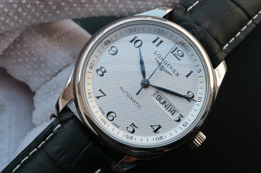 High-quality replica of the Longines Master Collection L2.755.8.78.3 double calendar automatic mechanical watch.