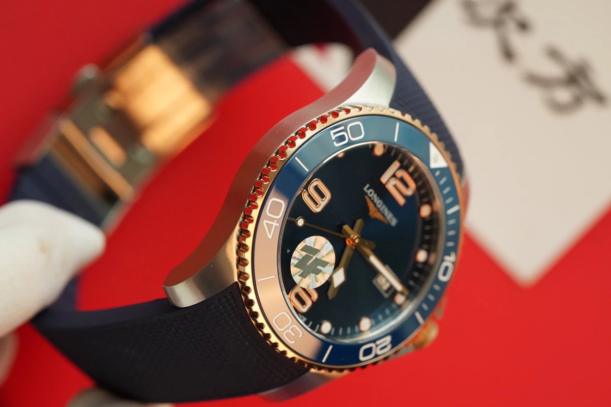 ZF Longines Conquest Series L3.782.3.98.9 Men's Mechanical Watch with Rubber Strap - A Master of Water Resistance