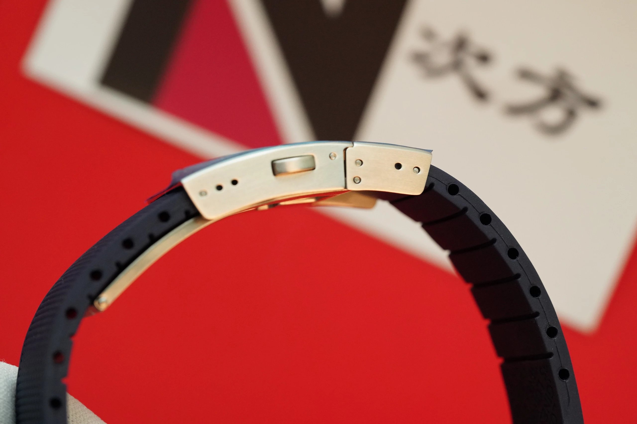 ZF Longines Conquest Series L3.782.3.98.9 Men's Mechanical Watch with Rubber Strap - A Master of Water Resistance