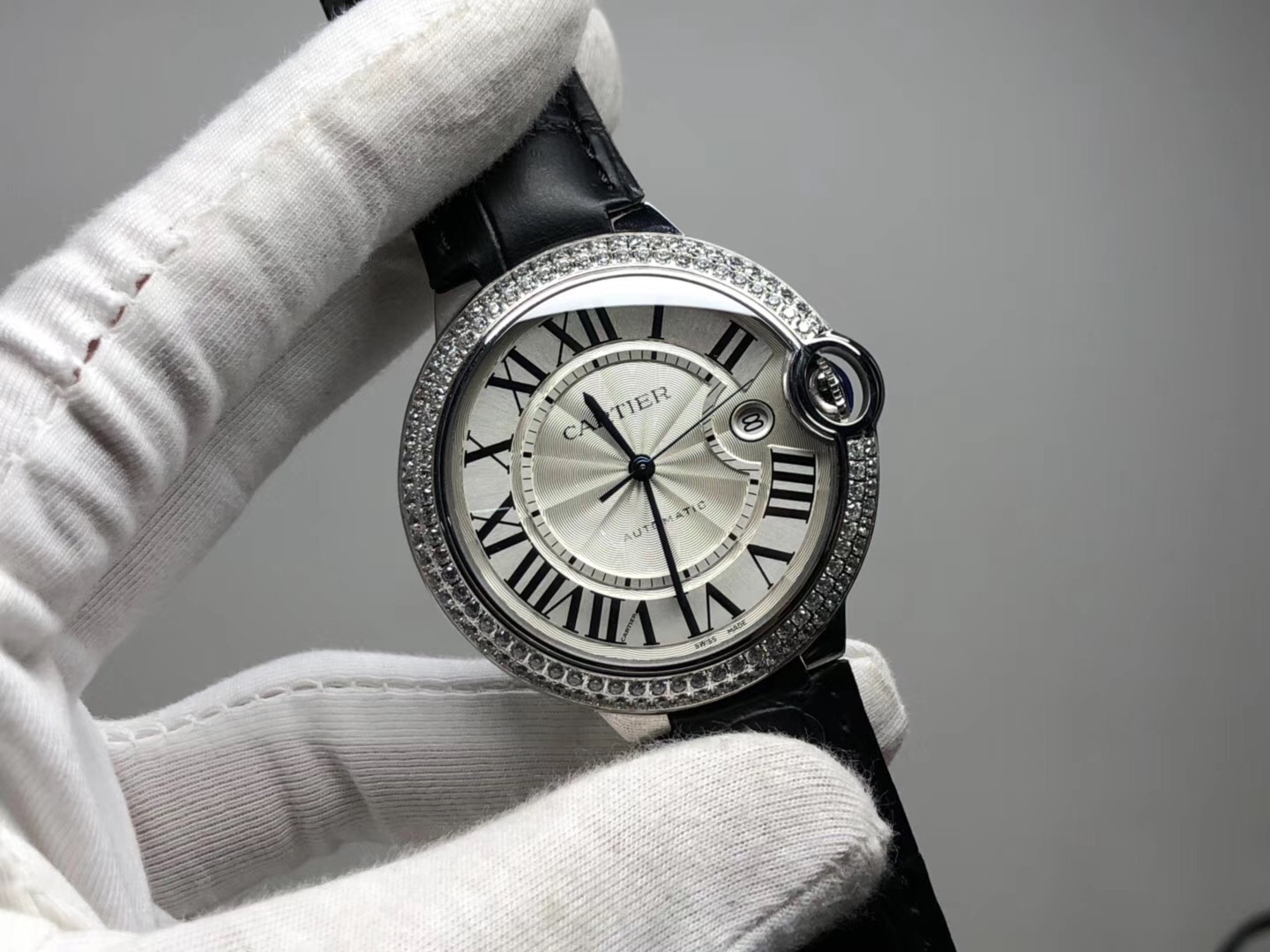 V6 factory replica Cartier Blue Balloon series WE9009Z3 watch with diamond belt