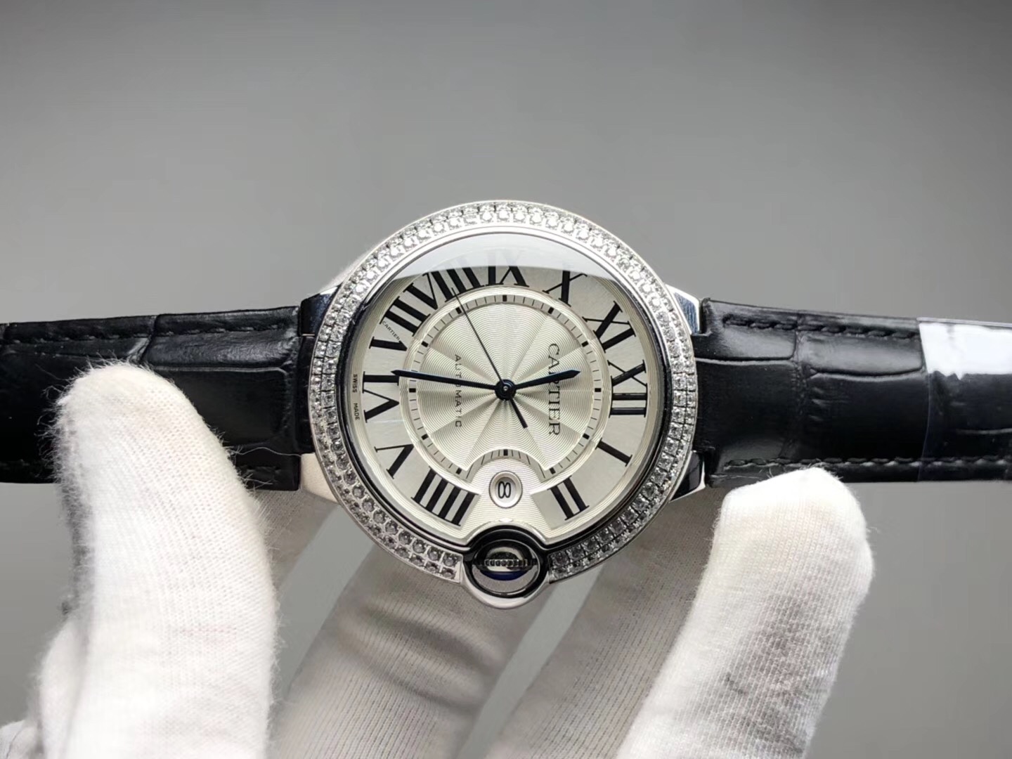 V6 factory replica Cartier Blue Balloon series WE9009Z3 watch with diamond belt